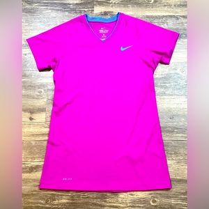 Ladies Size Medium. Nike Athletic Short Sleeve Dry Fit Shirt. Purple. Euc